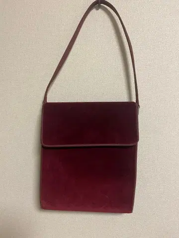 버건디 스웨이드 핸드백