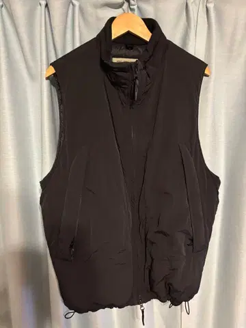 블랙 다운 베스트 프라이마로프트