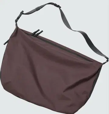 새상품급 UNIQLO U 메신저 숄더백 다크 브라운 유니클로