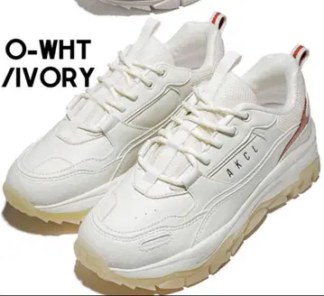 AKIII CLASSIC 화이트/아이보리 스니커즈