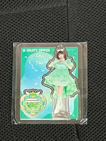 FRUITS ZIPPER 사쿠라이 유이 하트 의상 아크릴 스탠드