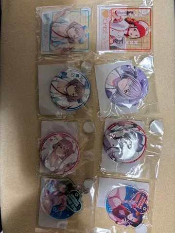 그리드맨 유니버스 아크릴 스탠드 캔뱃지 8개 세트