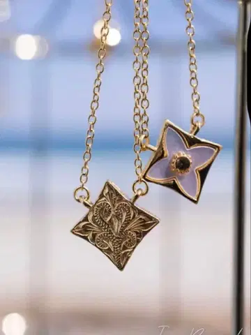 [하와주] 아이리 비치 flower shell necklace