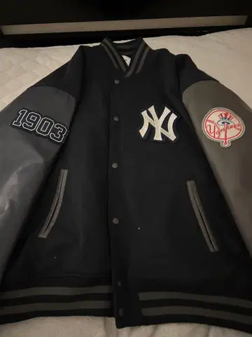 Younger Song 양키스 바시티 자켓