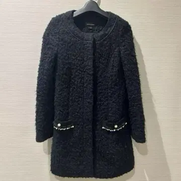 새상품급 퀸즈 코트 노카라 펄 코트