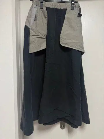 플레어 스커트 블랙 그레이