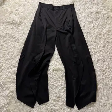 25년 모델 극미품 크누스머프 slit deformed pants