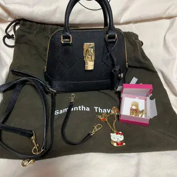 Samantha Thavasa 특별 참과 열쇠 참 포함 블랙 백
