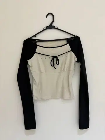 andmary Alma 리본 탑 블랙 N9