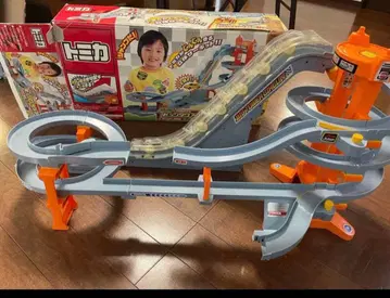 토미카 붕붕 서킷과 빅 타워 서킷 세트