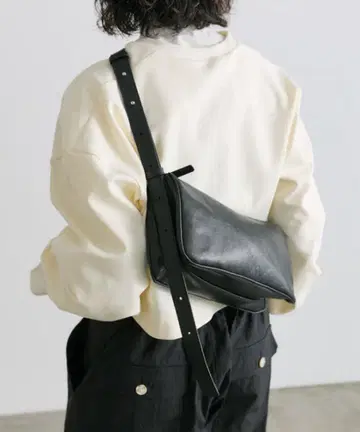 [ear PAPILLONNER] 미니 스와로 바닥 숄더백