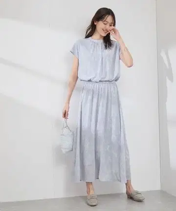 라이트 그레이 반팔 티셔츠 원피스