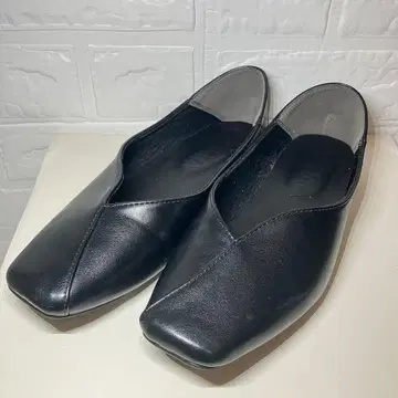 [ 미사용품급 ] vivian 24cm V컷 플랫 펌프스 블랙