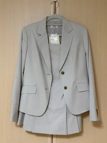 라이트 그레이 정장 세트 자켓