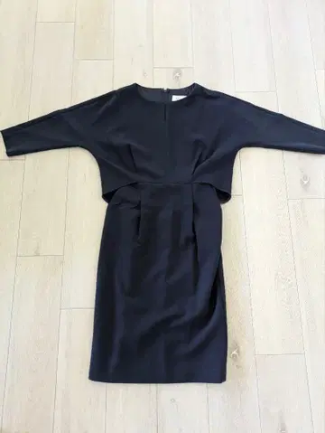 미사용 새상품 그린 레이블 네이비 티셔츠 원피스 세레모니 졸업식