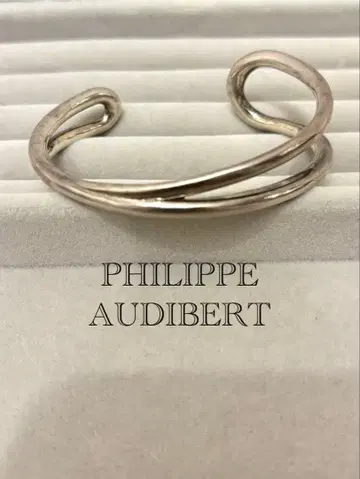 PHILIPPE AUDIBERT 뱅글 트위스트 디자인
