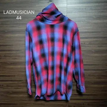 LAD MUSICIAN 옴브레 하이넥 후드 44