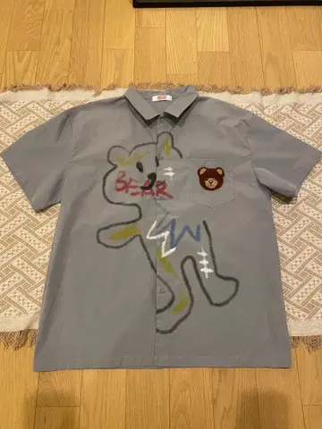 곰 자수 그레이 반팔 셔츠