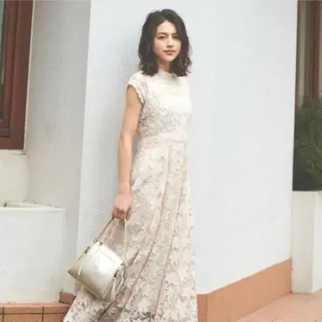 noela 10th Anniversary Dress