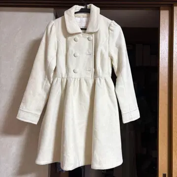 아이보리 더블 버튼 울 코트