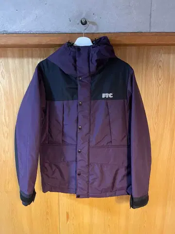 FTC 후드 부착 나일론 자켓 보라색