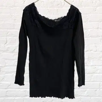 지유 오프숄더 스퀘어넥 레이스 리브 니트 멜로우 상의