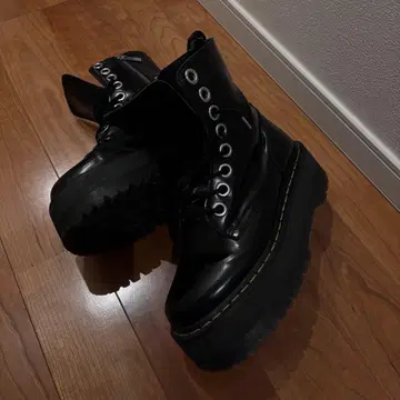 dr.martens jadon max boots