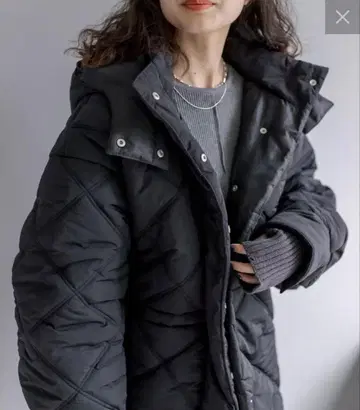 mystic 퀼팅 후드 코트 다운 코트 블랙