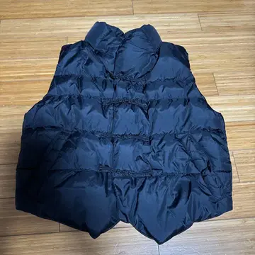 블랙 다운 베스트