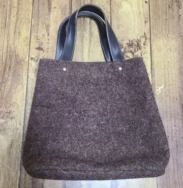 브라운 울 펠트 토트백