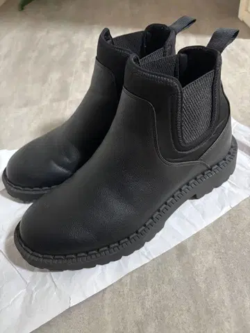 [정가 5,990엔] 유니클로C 사이드 고어 부츠 블랙 26cm