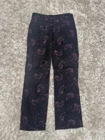 HARE 페이즐리 플라워 팬츠 블랙