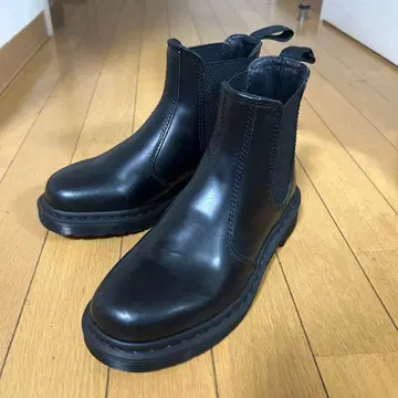 닥터마틴 블랙 사이드 고어 부츠