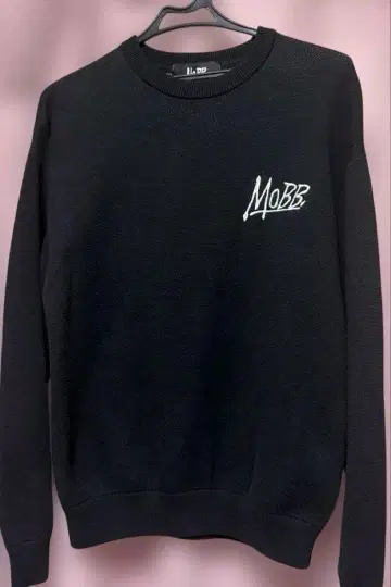 MOBB 니트 스웨터