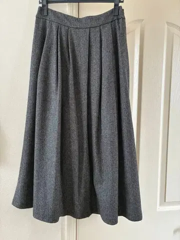 새상품 agnes b. 에네스베 헤링본 롱 스커트 38