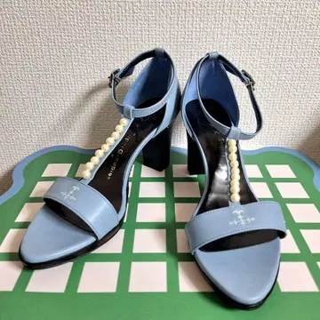 유리!!! on ICE 카츠키 유우리 모델 샌들 신발