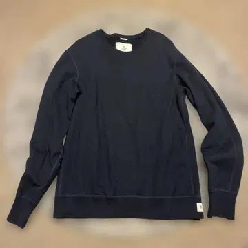 REIGNING CHAMP 네이비 맨투맨 M