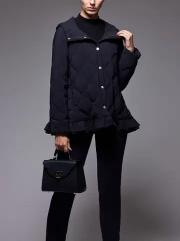 AVENIRETOILE 스퀘어 퀼트 다운 자켓 32