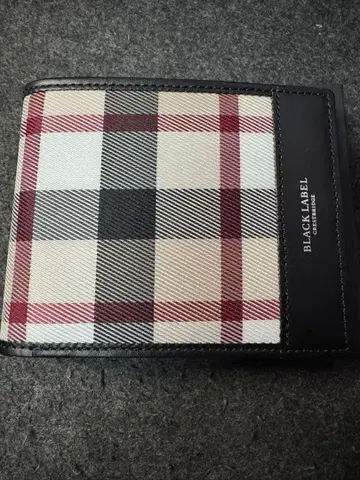 BLACK LABEL 체크 무늬 접이식 지갑 한정판
