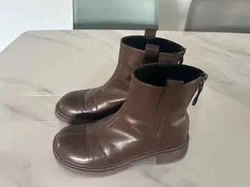 브라운 가죽풍 앵클부츠