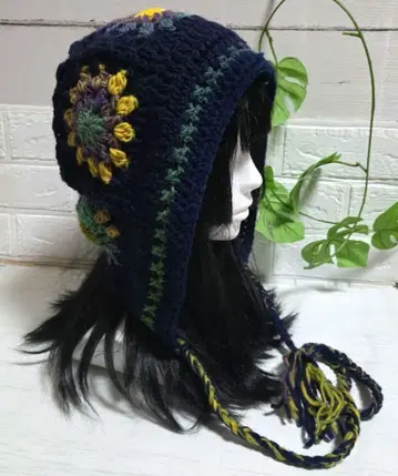 그래니 스퀘어 아름다운 꽃 모티브의 보닛 모자 네이비