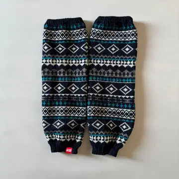 로사센 다이아몬드 패턴 니트 레그 워머