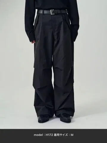 Lui's 컨버터블 파라슈트 팬츠 블랙