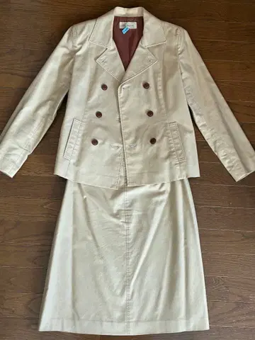 avienne 베이지 수트