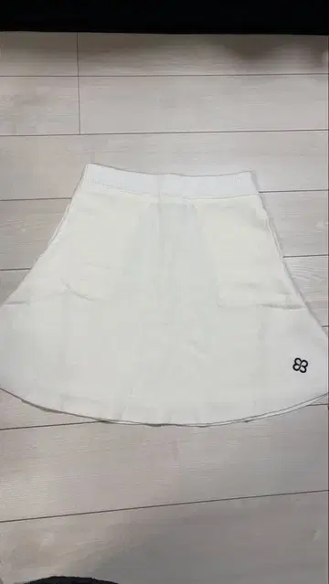 화이트 플레어 스커트 LL 사이즈 미사용