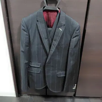 블랙 스트라이프 비즈니스 정장