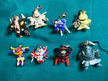 [ 로봇 키링 8개 세트 ] 입니다