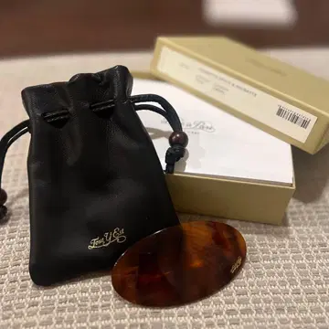 TOUT Y EST 투티에 머리핀 오벌 & 미니백