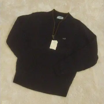 새상품! 크로커다일 하프 지퍼 니트