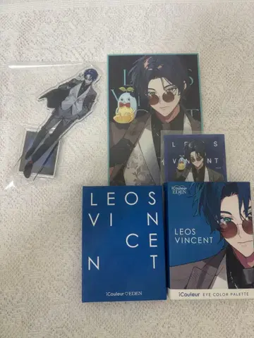 레오스 빈센트 타임 시크릿 아크릴 스탠드 아이 쉐도우 화장품 콜라보